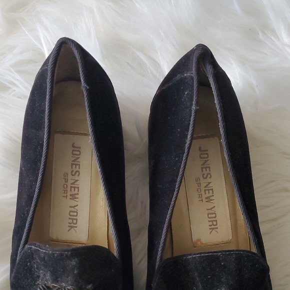 Jones New York Black Vintage  Suede Slip On Loafers with Embroidered  Design 6.5 - Picture 14 of 15